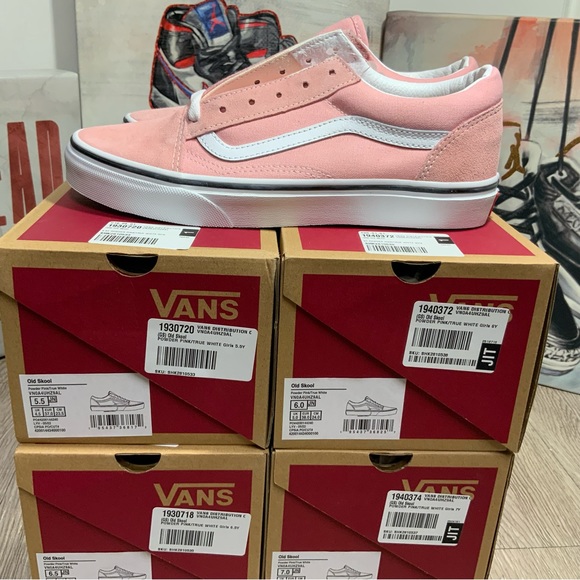 NEW Vans Old Skool Low Women's Size 7-8.5 Light Pink Suede Athletic Skate Shoes - Picture 3 of 11